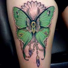9 Fabulous and Sizzling Moth Tattoo Designs | Styles At Life