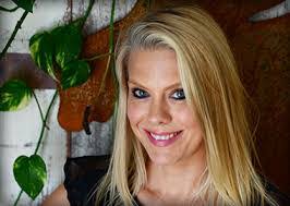 Eloise Barker's Instagram, Twitter & Facebook