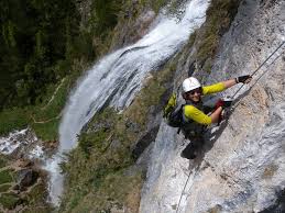 Tirol Buchau Dalfazer Wasserfall Rofan Gebirge Rotspitze Klettersteig Wasserfall Klettern