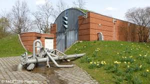 Der motor wird über das stromnetz angetrieben und sorgt dafür, dass das pumpenhaus gesteuert wird. Pumpenhaus Garten