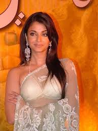 Aishwarya Rai Flaunting Her Curves In Net Saree With Bikini Blouse Aishwarya Rai Bikini Bollywood Actress Saree Bollywood ve hollywood film dünyasının en güzel ve yetenekli oyuncularından biri olan aishwarya.