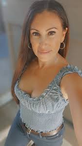 Hi all, l am looking for a yoga or pilates group to join. Or maybe art 😊 I  am a beginner in both but would like to become a part of a