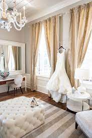 Will And Allison S Friendly Atlanta Ga Wedding By Moreland Photography Bridal Dressing Room Bridal Suite Room Bridal Suite Decor