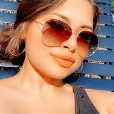 Leslie Burchfield's Instagram, Twitter & Facebook