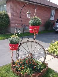 Haus Und Garten Diy Ideen Fotos Und Antworten Hometalk Antworten Diy Fotos Garten Haus Hometalk Ideen Und In 2020 Fall Planters Diy Garden Garden Art