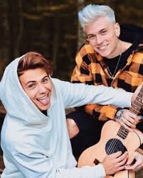 I due cantanti hanno dichiarato che quello del 3 maggio 2020 all'arena di. 470 Idee Su Benji Fede Nel 2021 Fede Idol Cantanti