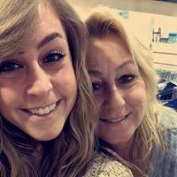 Lisa Ditzel's Instagram, Twitter & Facebook