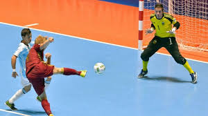 Futsal berkembang pesat di negara brasil, maka pada tahun 1936 dibuatlah kesepakatan dan aturan olahraga futsal. Olahraga Futsal Teknik Peraturan Pengertian Sejarah