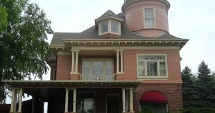 Originally The Urban Lewis House In Kenosha Wisconsin Built In 1892 Now Houses The Hansen Lendman Funeral Home At 6019 Seventh Ave East Side Of Library Par