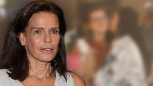 Sie selbst hat drei kinder von zwei unterschiedlichen männern. Stephanie Von Monaco Sehen Wir Hier Ein Bisher Ungesehenes Foto Von Der Hochzeit Ihres Sohnes Bunte De