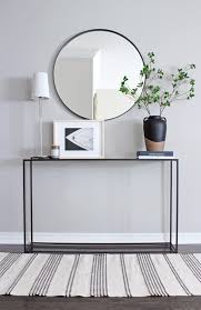 Searching For Some Modern Day Place Interior Decoration Recommendations In Relation To Lus In 2020 Console Table Styling Entryway Table Decor Console Table Decorating
