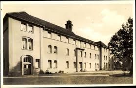 Seit 1977 bietet die klinik neben der stationären versorgung mit 158 betten, eine tagesklinik mit 53 plätzen sowie die ambulante. Ansichtskarte Postkarte Wanne Eickel Herne Im Akpool De