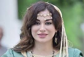 منذ دقائق قليلة فارقتنا غزالة الجزائر، الله يرحمك برحمته يا حبيبتي يا ريم. Kiecp1fb4t4igm