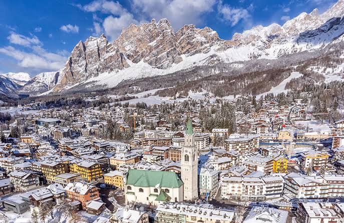 Cortina d'Ampezzo in Italy - Dolomites holiday destination