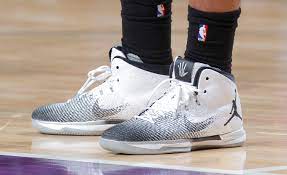 Kawhi leonard ringtones and wallpapers. Nike Victorious Over Kawhi Leonard In Klaw Logo Copyright Case Sole Collector