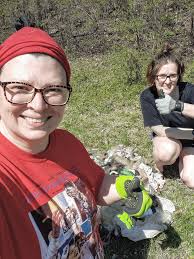 Littering in Canal Fulton: Red Dodge Dually Diesel Truck