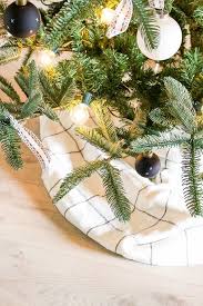 Black And White Christmas Tree Skirt A Black White Christmas Black Christmas Trees Christmas Tree Themes Black White Christmas