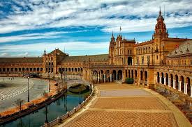 A spanyol a harmadik legelterjedtebb nyelv a világon. Spanyol Akan Buka Kembali Lokasi Wisata Pada Juli 2020