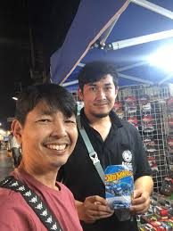 พี่ๆเพื่อนๆท่านใดมาแถวนี้แวะมาอุดหนุนกันได้นะครับ รถสวยๆเยอะเลย