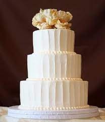 The Vertical Lines Will Look Like This Beautiful Wedding Cakes Wedding Cakes With Cupcakes Buttercream Wedding Cake