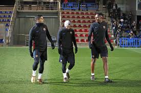 23 de septiembre de 1994) es un futbolista colombiano, juega como defensa central y su equipo actual es el everton football club de la premier league de inglaterra. Yerry Mina During His First Training Session As A Barcelona Player Fcblive Bienvenidoyerry Fcb Fc Barcelona Fl Scoopnest