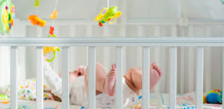 dormir dans un lit berceau quel materiel pour le sommeil mpedia fr