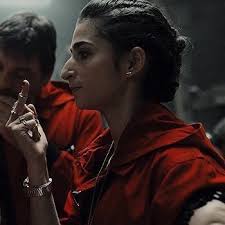 Apr 22, 2020 · in money heist season 1 nairobi's plan is to get rich and then take axel back, but she later accepts that he's better off in his new home and sets her sights on becoming a mother for a second time, so that she can do things right. Elisa Nairobi Is Without A Doubt The Best Character