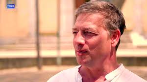 Il y a trente ans, en 1992, le #RCT devenait champion de France de rugby  contre toute attente, alors que toute la saison régulière avait été très  compliquée, et que le club avait presque un pied en ...