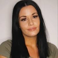 Jasmine Redmond's Instagram, Twitter & Facebook