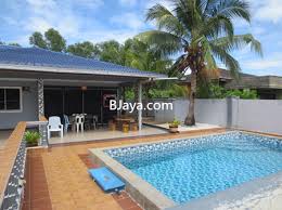 Homestay ini mempunyai 1 ruang tamu, 4 bilik tidur. Melewar Bungalow Port Dickson