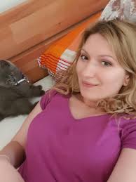 Besides, the grass is much _ down here. Innenstadt Frankfurt Berlin Berlin Diana S Pet Boarding Petbacker Berlin