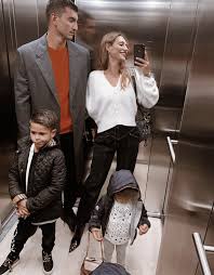 Ma la valli vuole spiegare tutto per bene: Beatrice Valli Incinta Secondo Figlio In Arrivo Con Marco Segretodonna