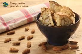 Croquants Aux Amandes Minceur Maigrir 2000 La Traditionnelle Recette De Ces Delicieux Biscuits Secs Legerement Revue E Recette Croquant Recette Alimentation