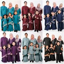 A visit to the grave of the departed loved ones. 21 Baju Raya Family Set 2020 Background Bajurayagallery