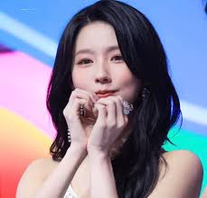 玩選美啦！ ￼主題：微娟🩵 7～10分：3張圖4～6分：2張圖1～3分：1張請附上要誰，下圖可拿不用說