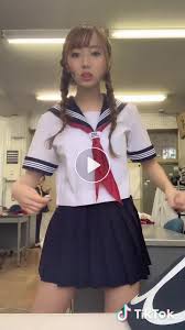 ボード 女子 高生 制服 のピン