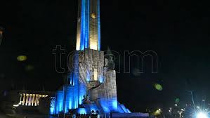 Cuenta oficial del monumento nacional a la bandera argentina. El Monumento A La Bandera Se Vistio Con Luces En La Previa Del Dia De La Ensena Patria Telam Agencia Nacional De Noticias