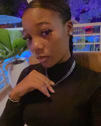 Gallery outfit ideas for petite bodies✨🤍 . . . . . . . . . . #aesthetics  #eve #gallery #galleryoutfit #tennisskirt #blackoutfit #simpleootd  #styleinspo #reelsfashion #fashion #stylish #petitefashion #petite