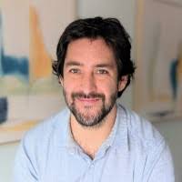 300+ perfiles de «Avalos»