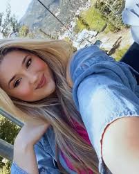 Dayana Critchii (@dayanacritchii) • Instagram photos and videos