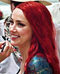 Amber Heard Tranforms Into Mera 1400 2 1 19 Amber Heard Hair Amber Heard Girls With Red Hair