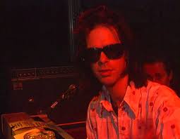 ▷ Do Česka se vrátil Nick Cave radostnější — ČT24 — Česká televize