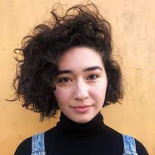 Short bob haircut for oval faces. 21 Flattering Short Haircuts For Oval Faces In 2021