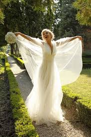 Rochia de mireasa este in fapt o continuare a povestii voalului de tip marama, o piesa care sa completeze o alegere a sufletului, dincolo de rationamente de. Pret Ieftin Cel Mai Bun Online CumpÄƒrare Acum Rochie De Mireasa Dana Rogoz Afstidelhi Org