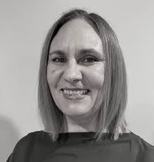 Keri Chisholm's Instagram, Twitter & Facebook