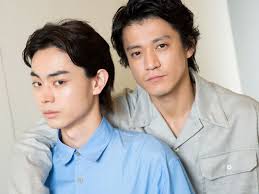 驚異の俳優コミュニティー 小栗旬と菅田将暉の交友録がすごい シネマトゥデイ 小栗旬 俳優 菅田