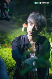 200303 Txt Weverse Update Run Away Mv Behind The Scenes Txt Running Behind The Scenes