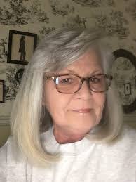 Ellen Sewell's Instagram, Twitter & Facebook