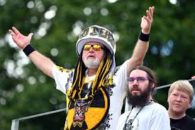 Video tio rene con suicidora