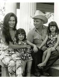 Kentucky - Loretta Lynn with Husband Oliver (Dolittle) Lynn and Twins Peggy and Patsy | Facebook